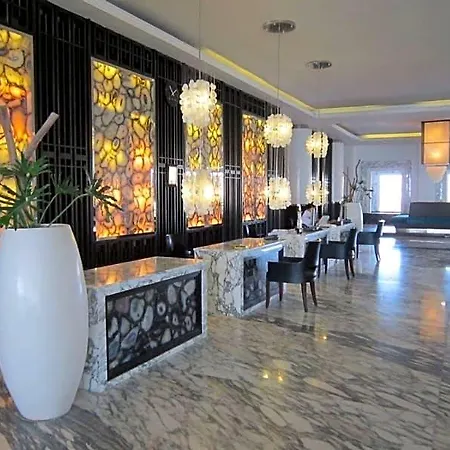 Dreamland Paradise Hotel